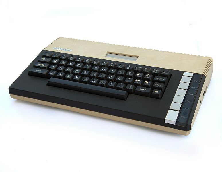 Datei:1280px-Atari 800XL wb.jpg